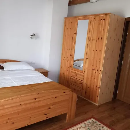Homestay La Radacini Horezu